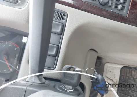 2000 Volvo S70 Glt/Glt Se из США, поврежденный, VIN YV1LS56D6Y2639248